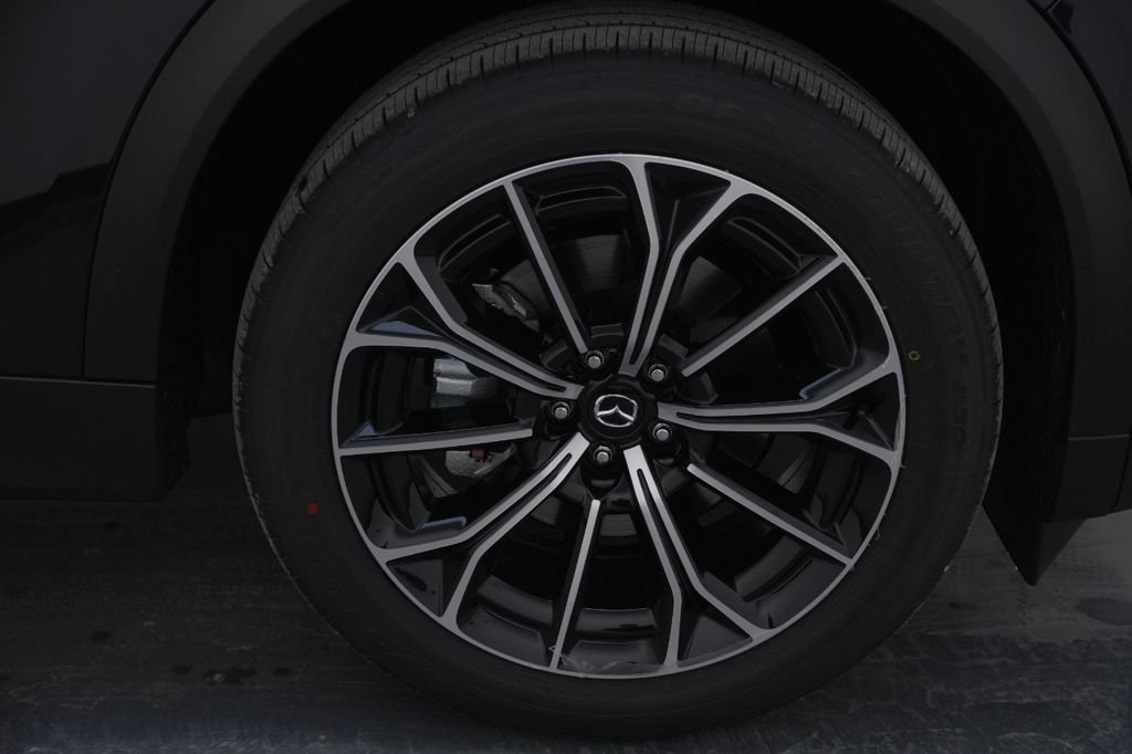 New 2025 MAZDA CX-70 Plug-In Hybrid w/ Premium Plus AWD/4WD image 24