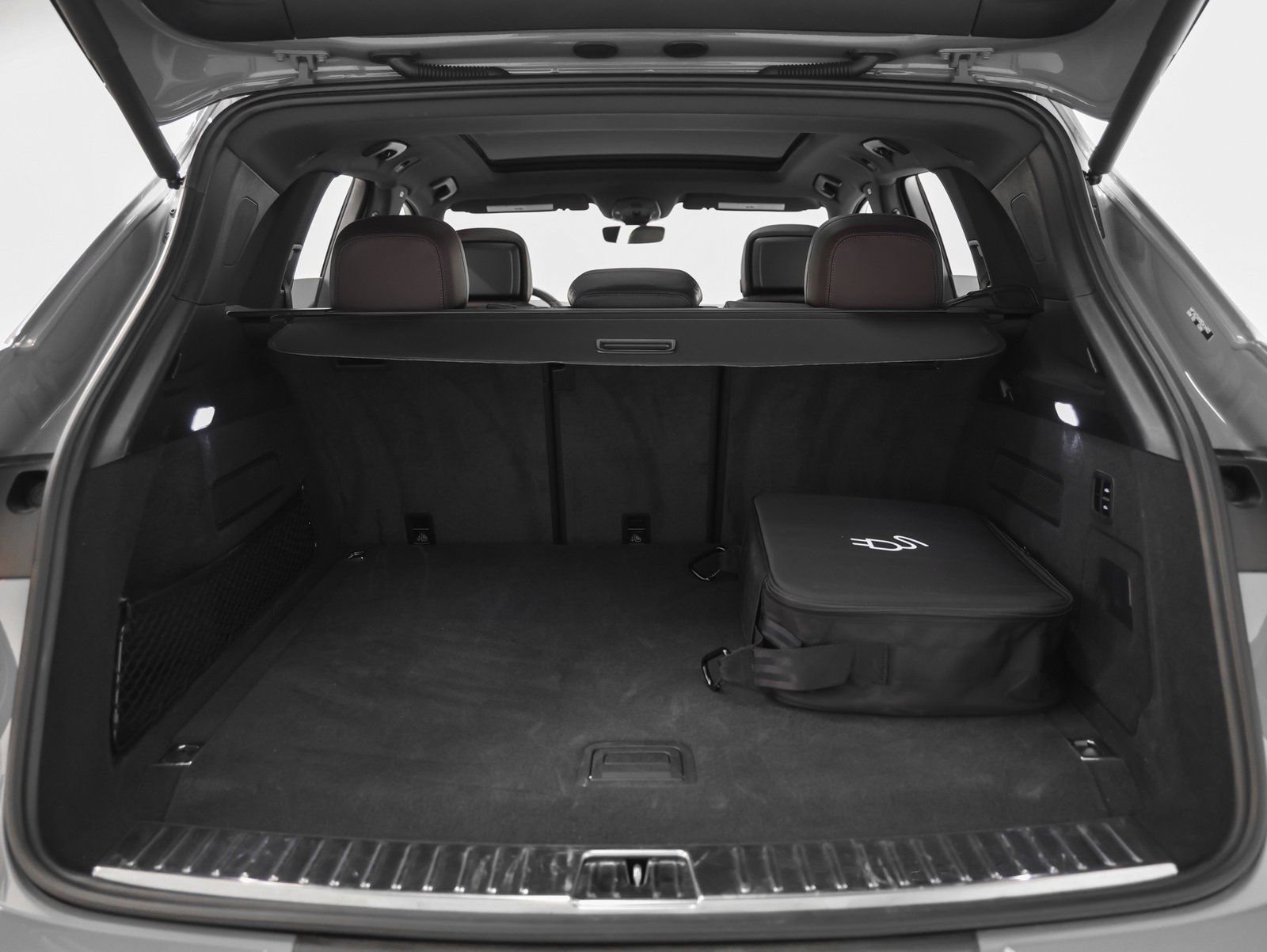 Certified 2025 Porsche Cayenne E-Hybrid image 18
