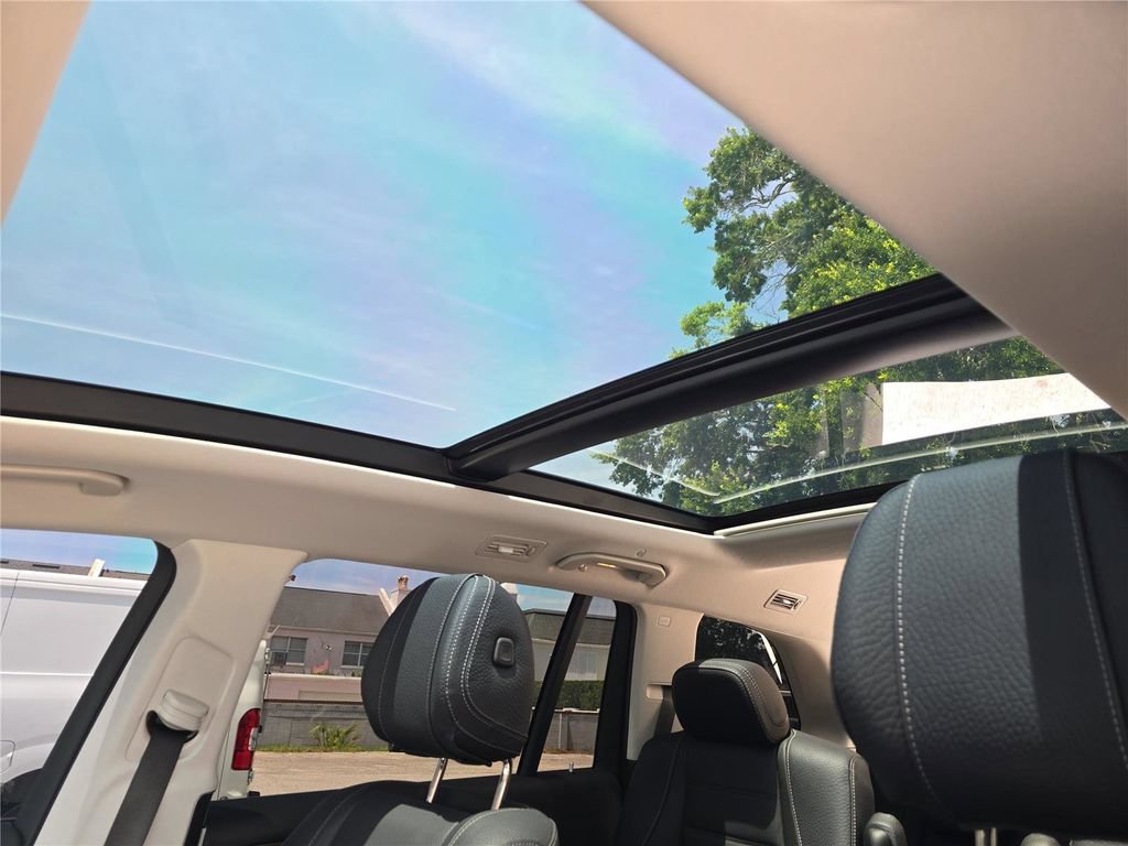 Used 2026 Mercedes-Benz GLS 450 4MATIC image 30