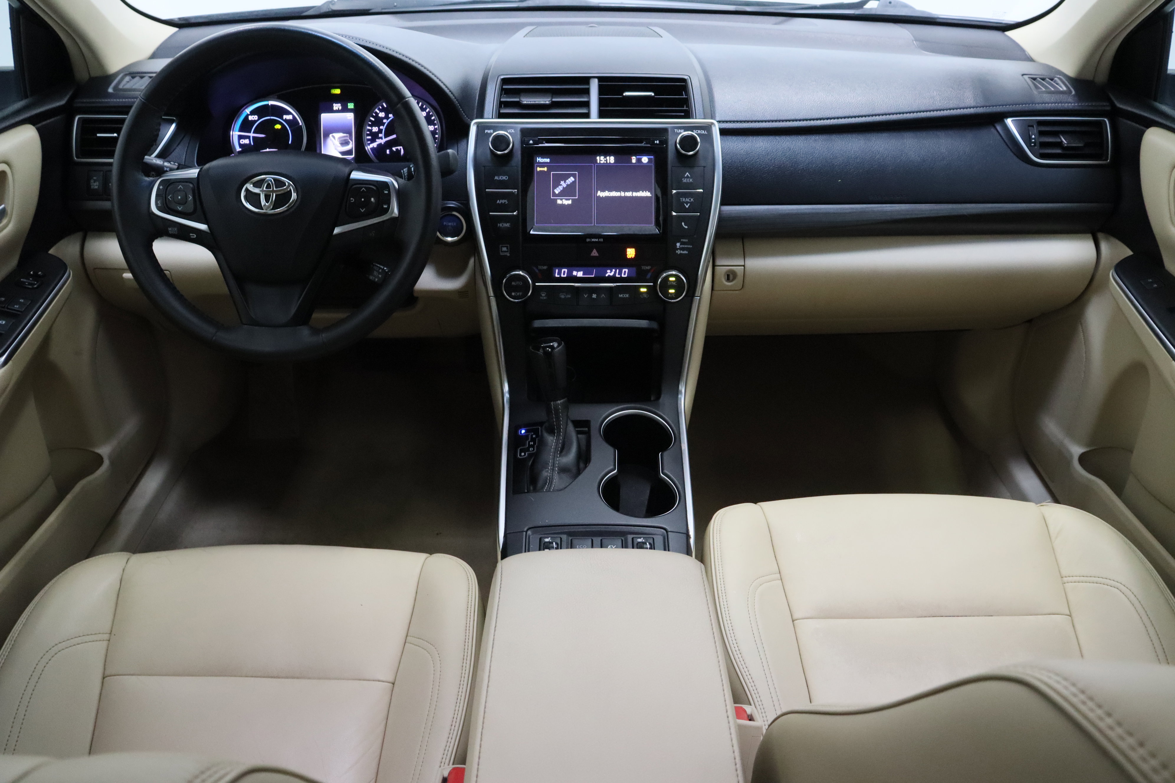 Used 2017 Toyota Camry XLE w/ Moonroof Package FWD image 32