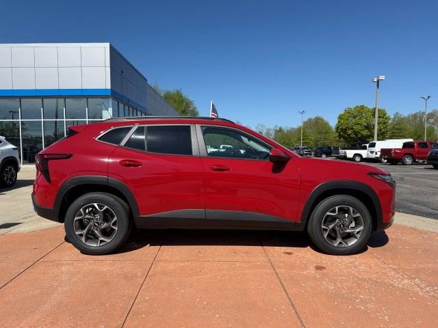 New 2026 Chevrolet Trax LT w/ LT Convenience Package FWD image 7