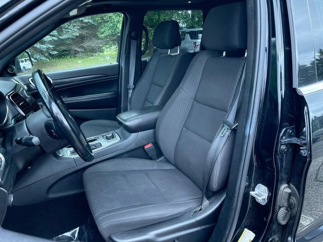 Used 2020 Jeep Grand Cherokee Laredo w/ All-Weather Capability Group AWD/4WD image 20