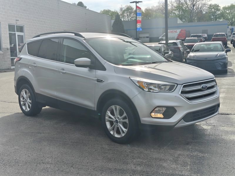 Used 2018 Ford Escape SE AWD/4WD image 3