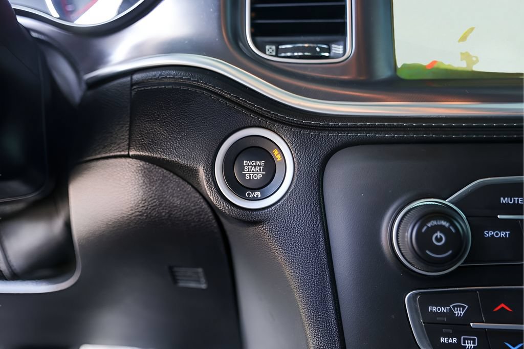 Used 2019 Dodge Charger R/T w/ Plus Group RWD image 22