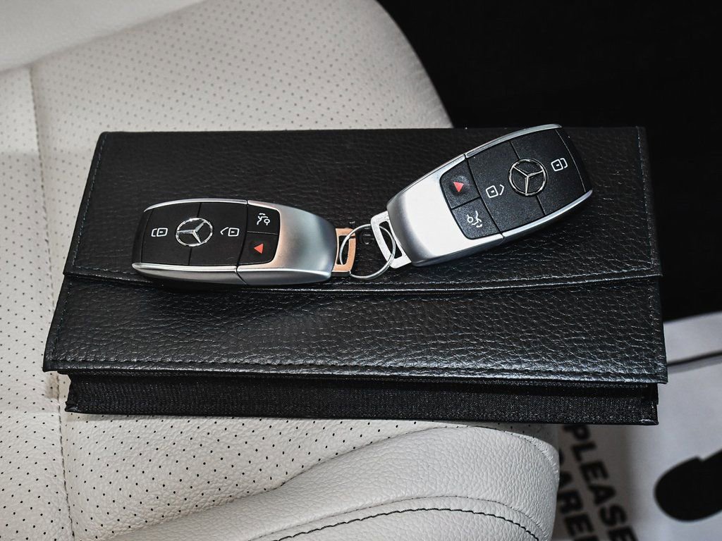 Used 2025 Mercedes-Benz GLE 450e GLE 450e w/ AMG Line Exterior image 66