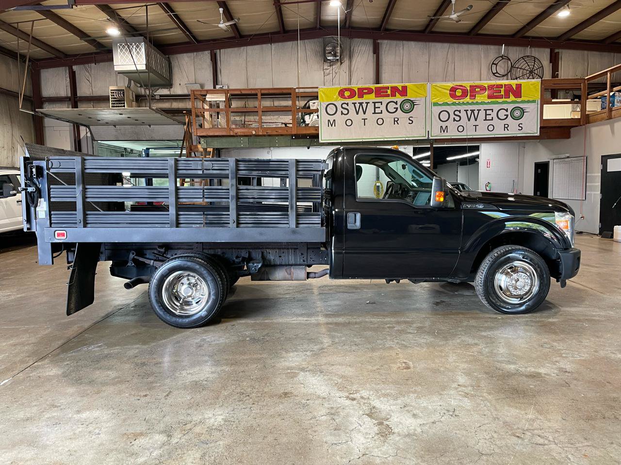 Used 2015 Ford F350 XL w/ Power Equipment Group RWD image 4