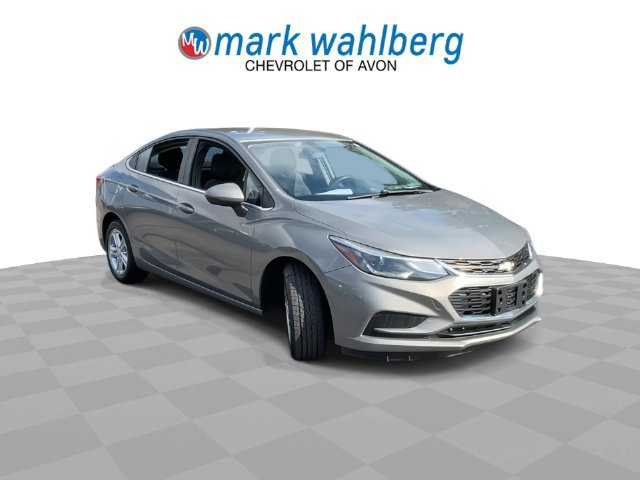 Used 2017 Chevrolet Cruze LT w/ Convenience Package FWD image 2