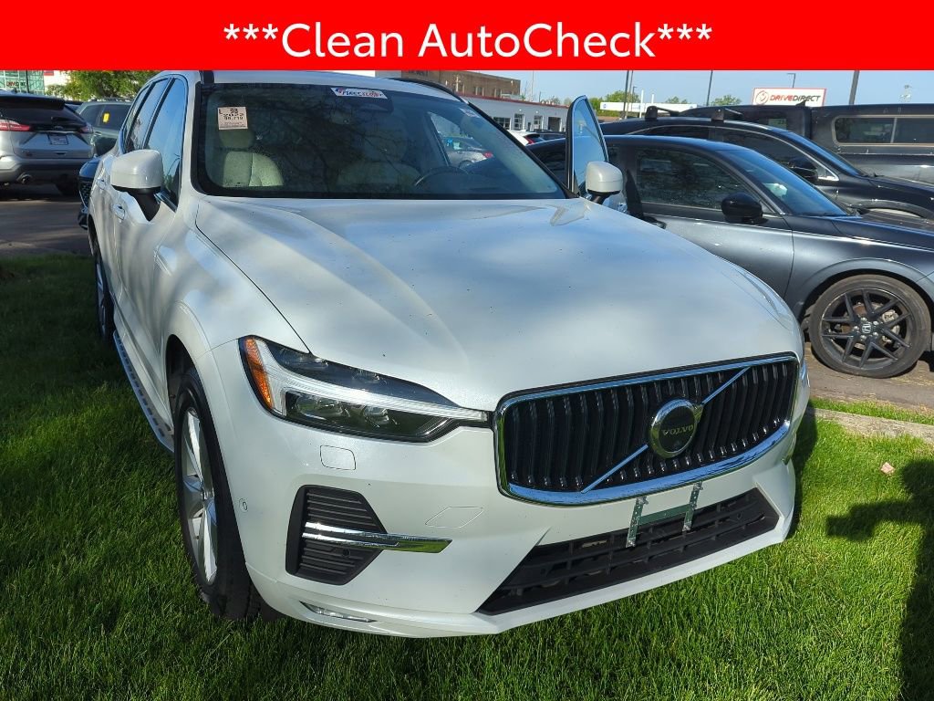 Used 2022 Volvo XC60 B5 Momentum AWD/4WD image 3