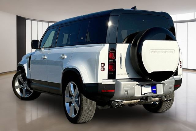 Used 2024 Land Rover Defender 110 SE AWD/4WD image 4