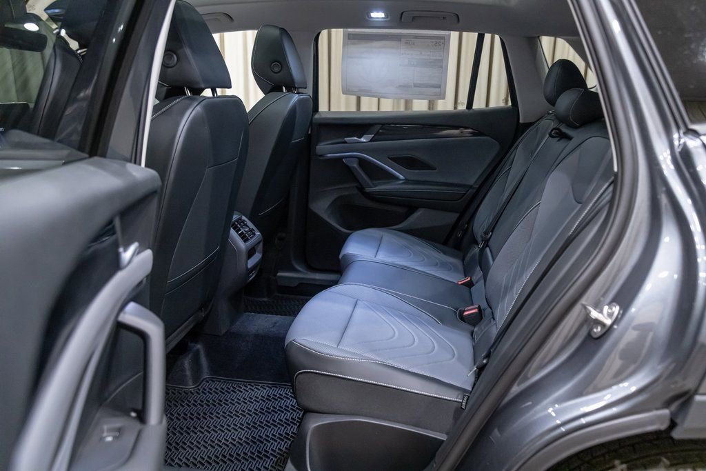 New 2026 Volkswagen Tiguan SE AWD/4WD image 12