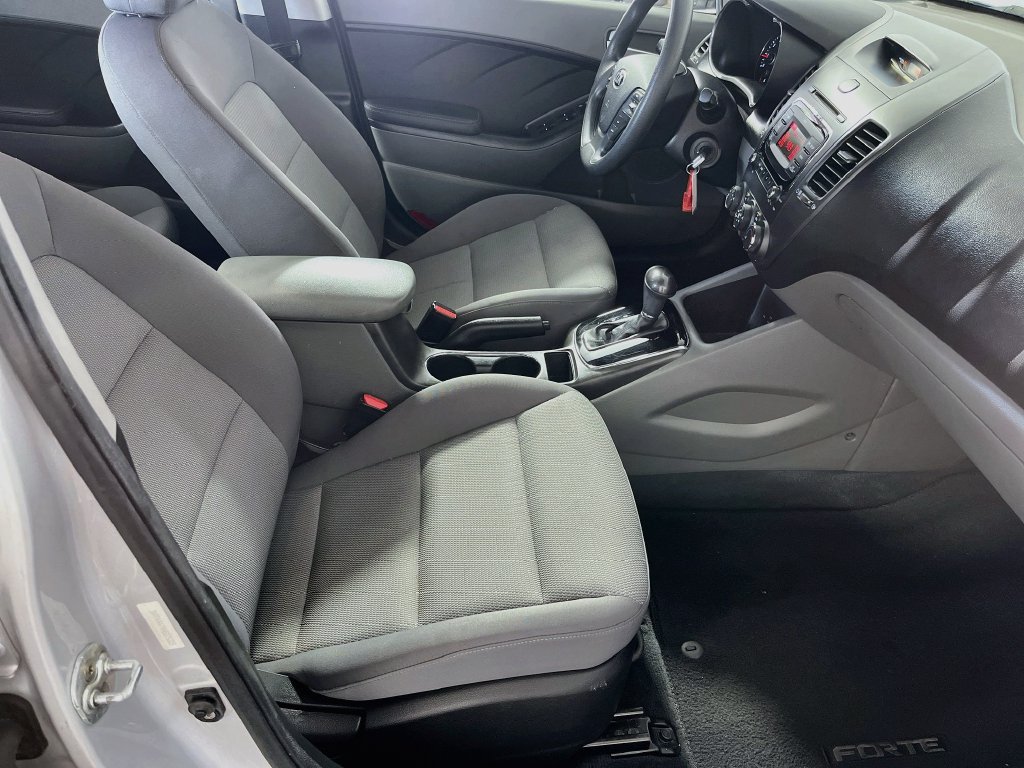 Used 2017 Kia Forte LX FWD image 27