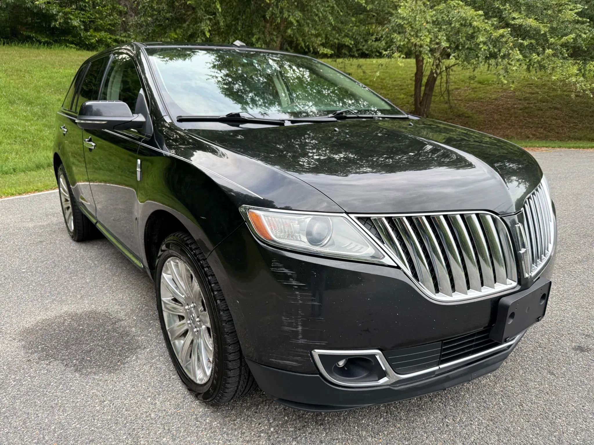 Used 2014 Lincoln MKX AWD w/ Equipment Group 102A image 3