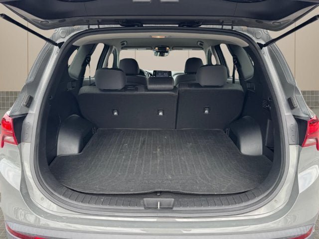 Used 2022 Hyundai Santa Fe SEL FWD image 16