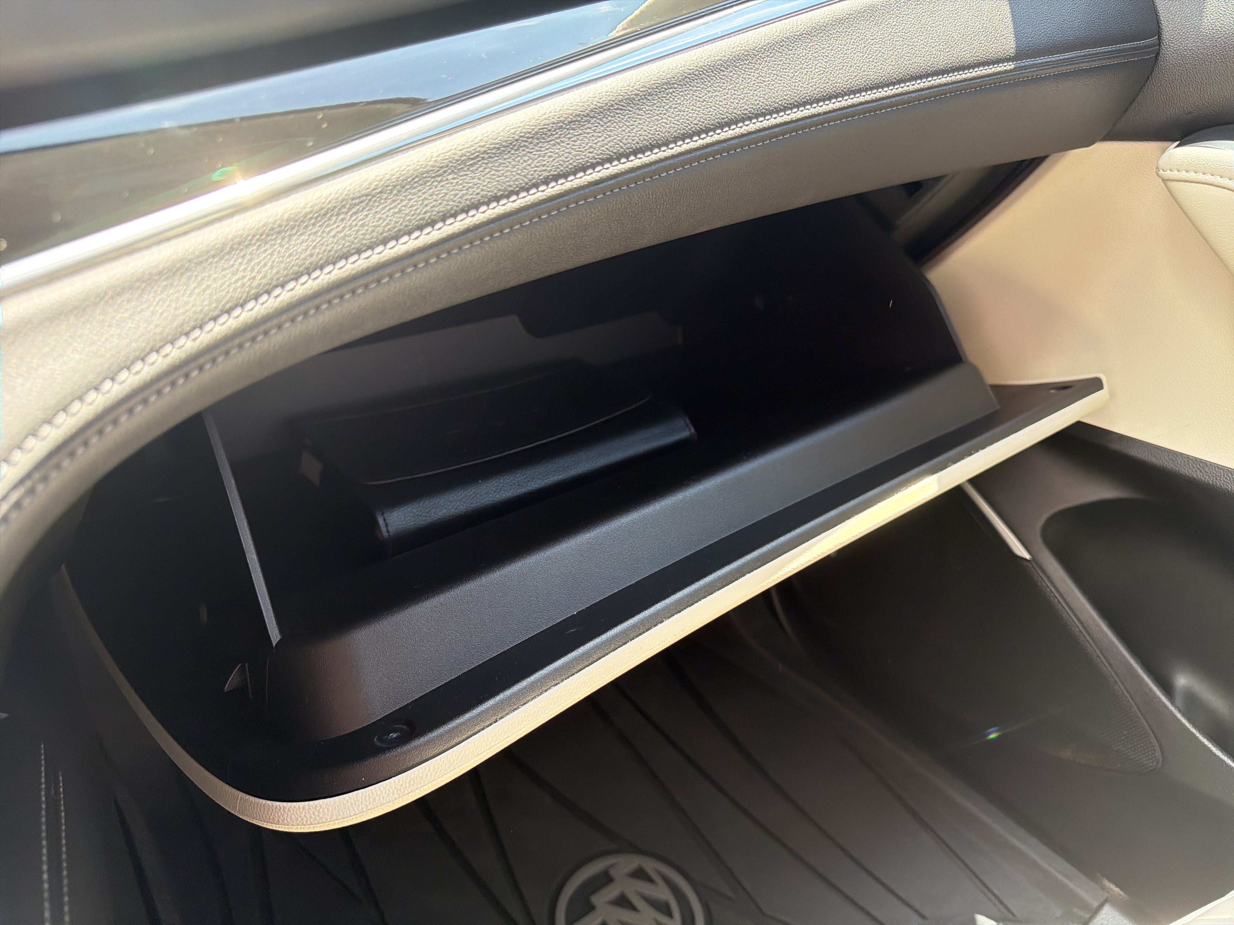 Used 2022 Buick Enclave Avenir FWD image 25