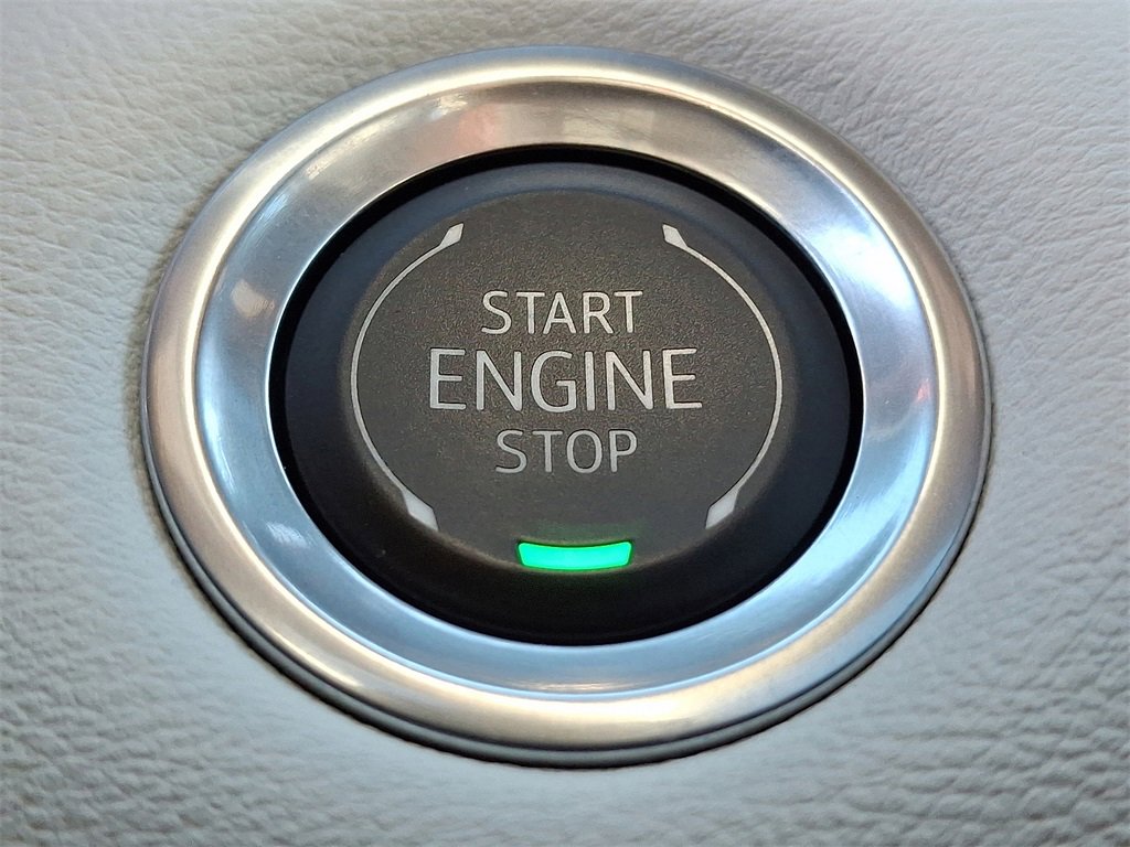 Used 2024 GMC Canyon AT4X w/ AT4X AEV Edition image 33