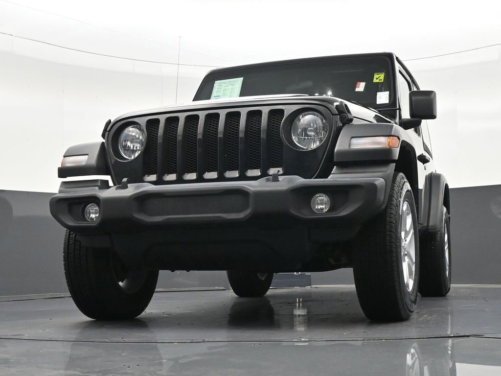 Used 2022 Jeep Wrangler Sport AWD/4WD image 29