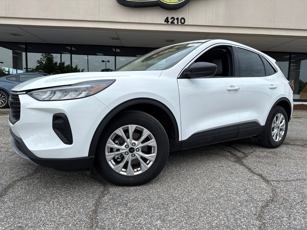 Used 2024 Ford Escape Active w/ Cold Weather Package FWD image 24