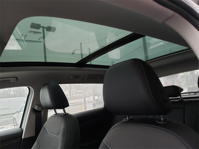 New 2026 Volkswagen Taos SE image 7