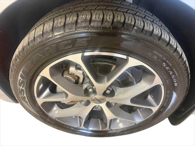 Certified 2021 Chrysler Pacifica Limited AWD/4WD image 8