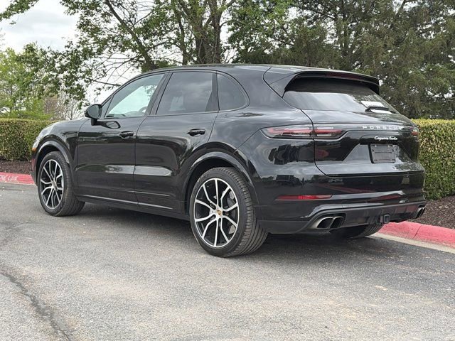 Used 2019 Porsche Cayenne Turbo image 9