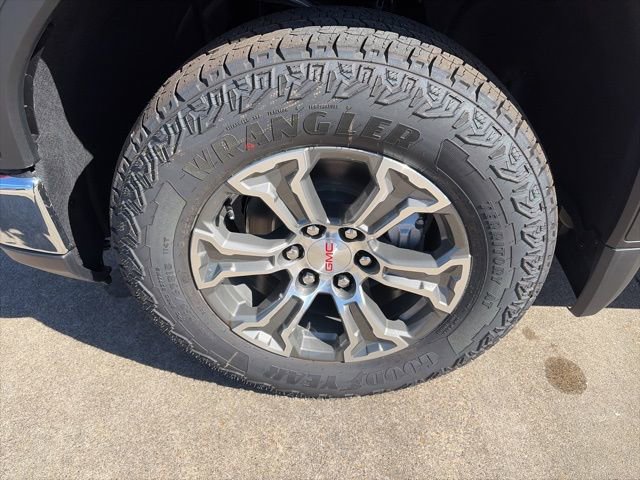 New 2026 GMC Sierra 1500 SLE w/ Preferred Package image 10
