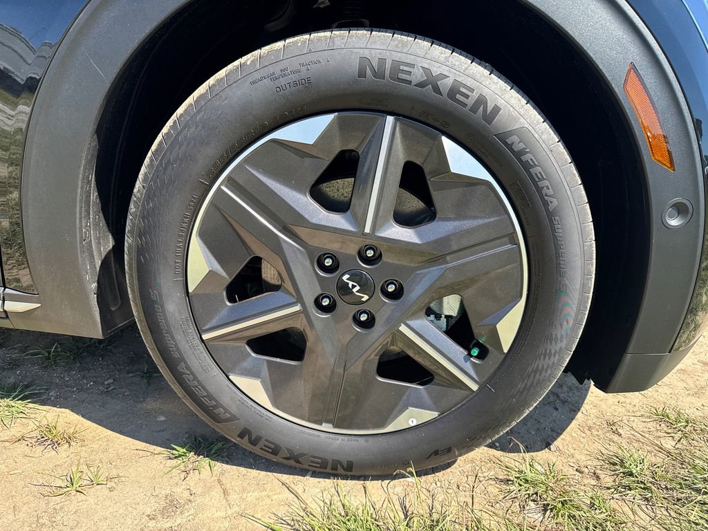 New 2025 Kia EV6 Light w/ Light LR Technology Package image 12