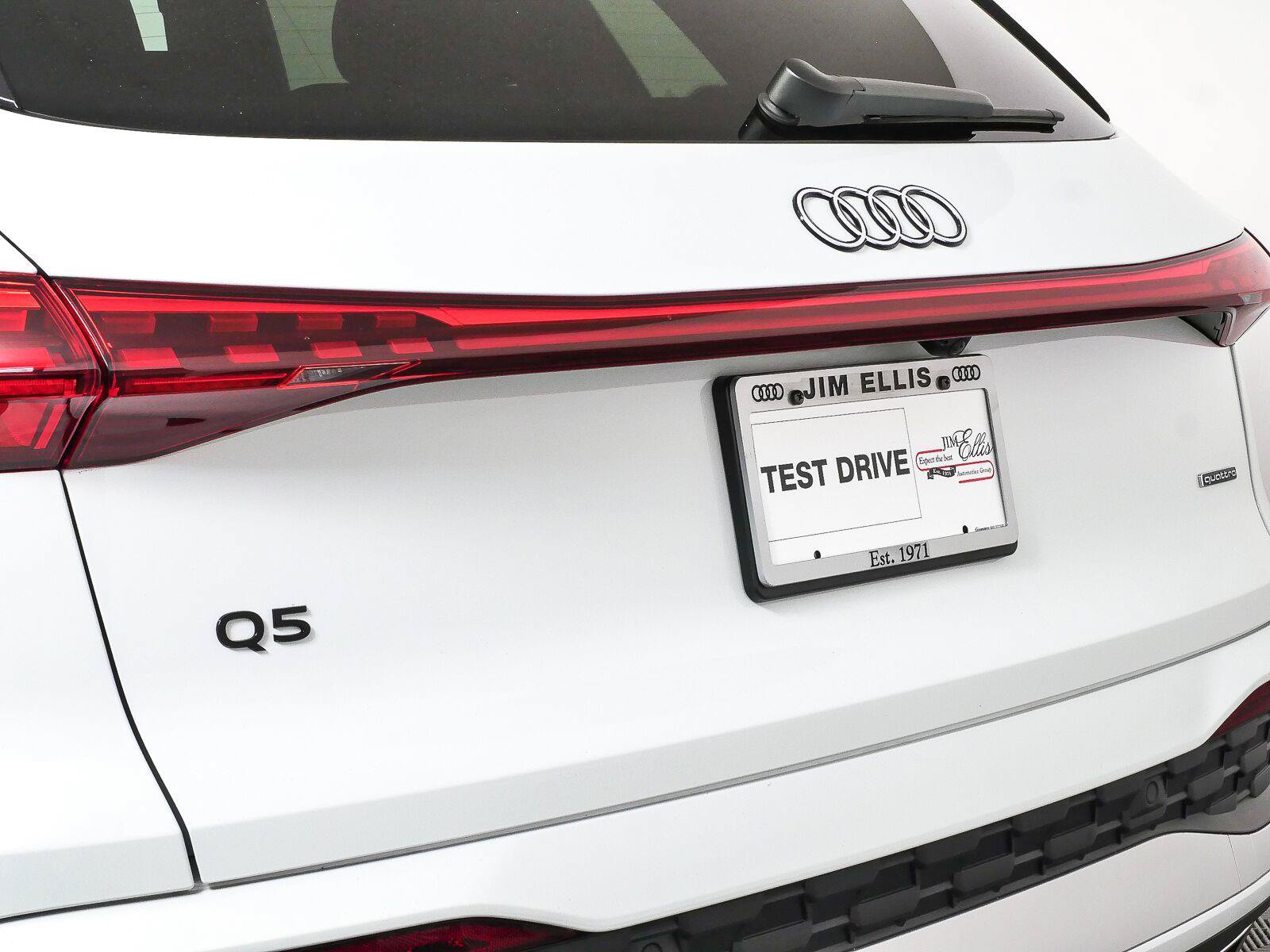 Used 2025 Audi Q5 Premium Plus w/ Premium Plus AWD/4WD image 37