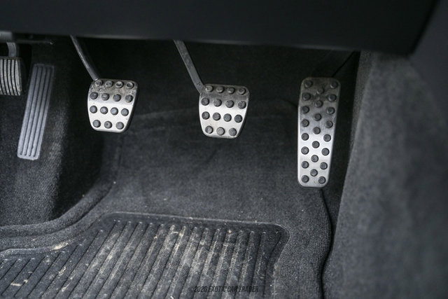 Used 2010 Dodge Challenger R/T w/ Mopar 10 Pkg image 25