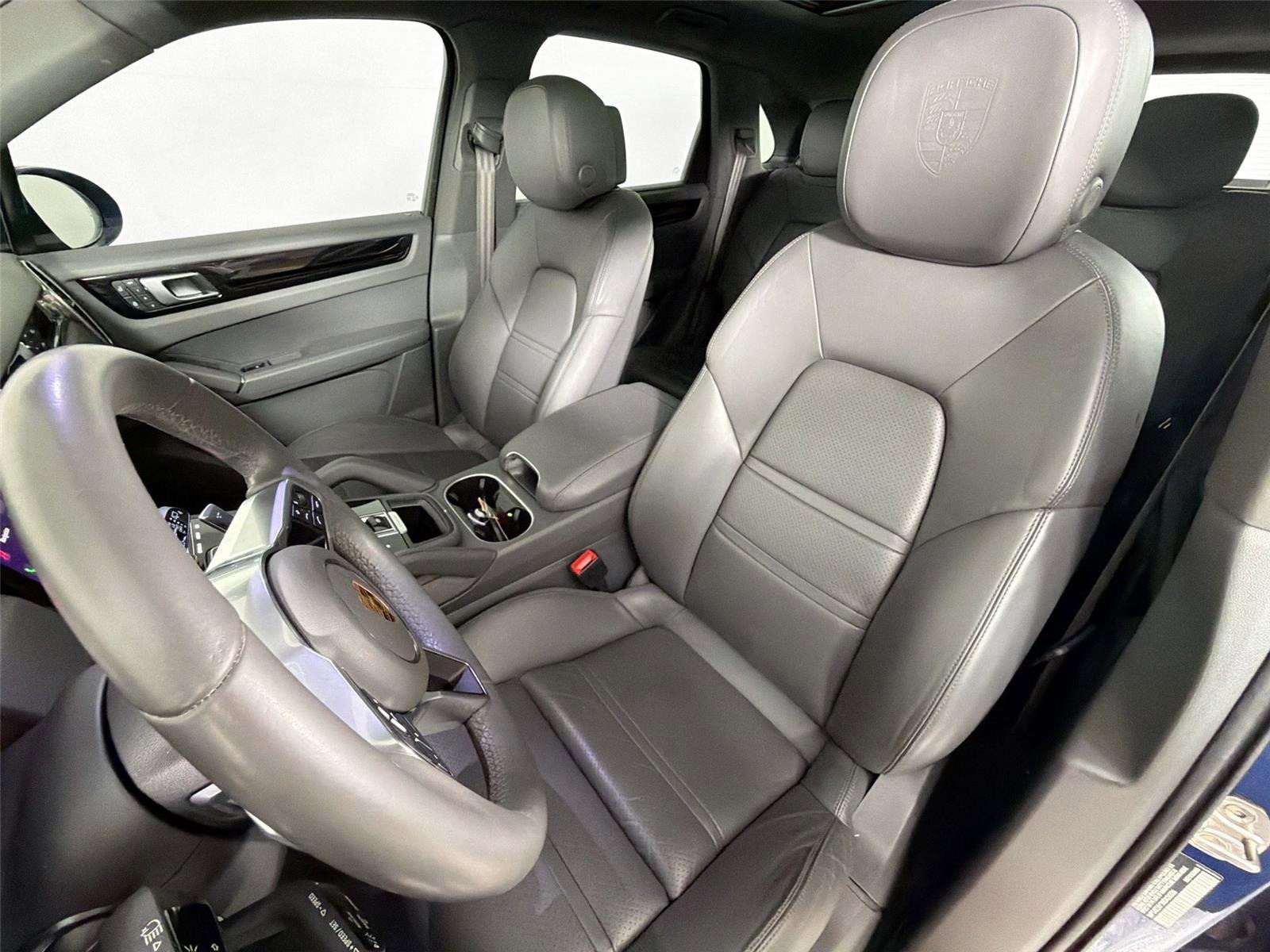 Certified 2022 Porsche Cayenne E-Hybrid AWD/4WD image 5