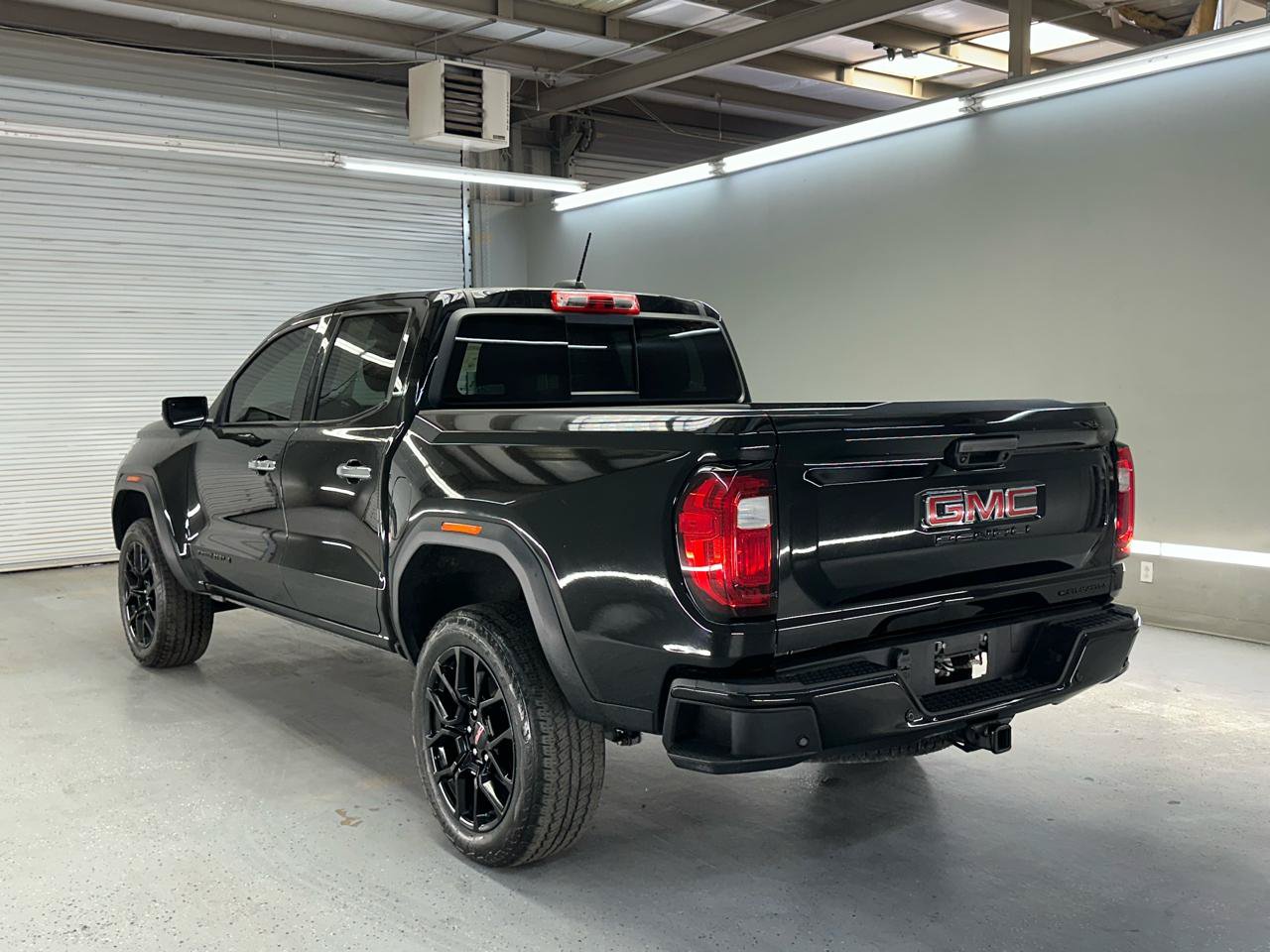 Used 2024 GMC Canyon Denali w/ LPO, Denali Black Edition AWD/4WD image 6