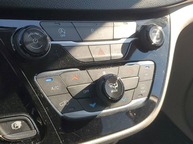 Used 2018 Chrysler Pacifica LX w/ Tire & Wheel Group image 27