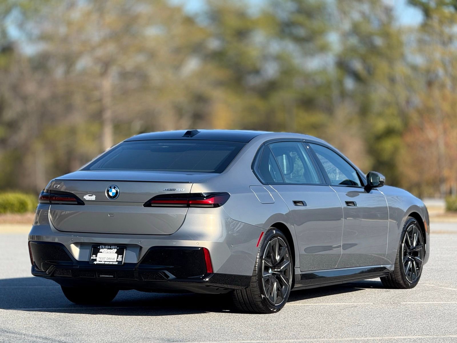 Used 2024 BMW i7 eDrive50 w/ M Sport Package image 10