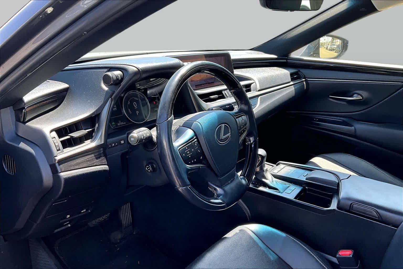 Used 2019 Lexus ES 300h w/ Premium Package FWD image 17