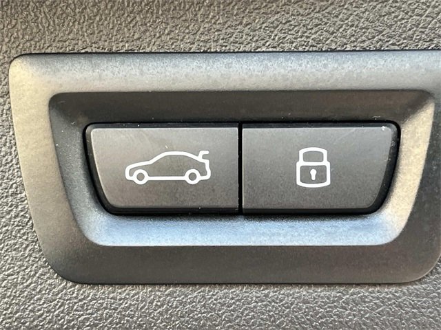 Used 2024 BMW X7 xDrive40i w/ Executive Package image 27