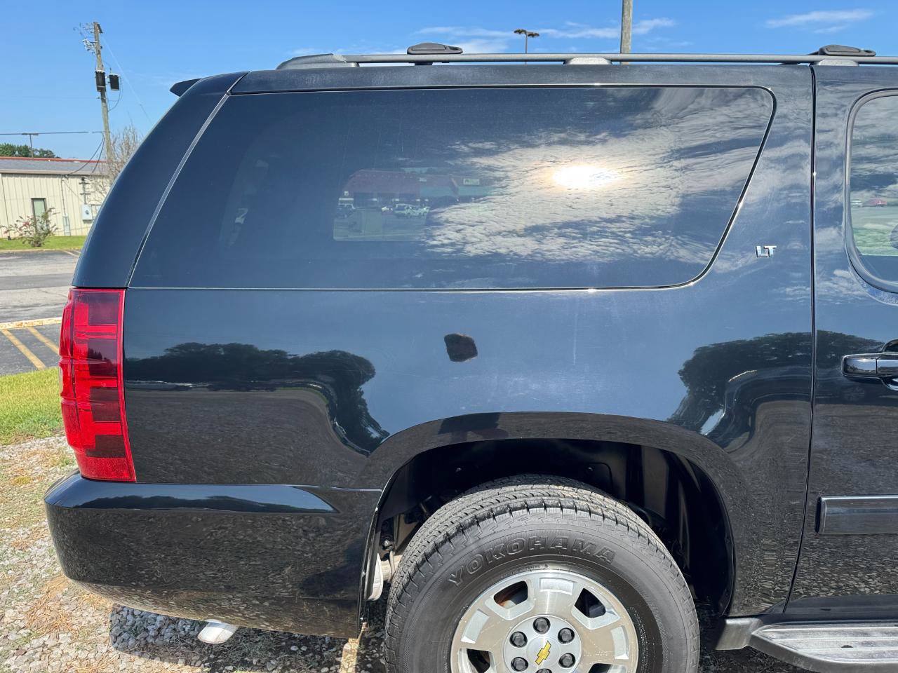 Used 2014 Chevrolet Suburban LT w/ Luxury Package RWD image 12