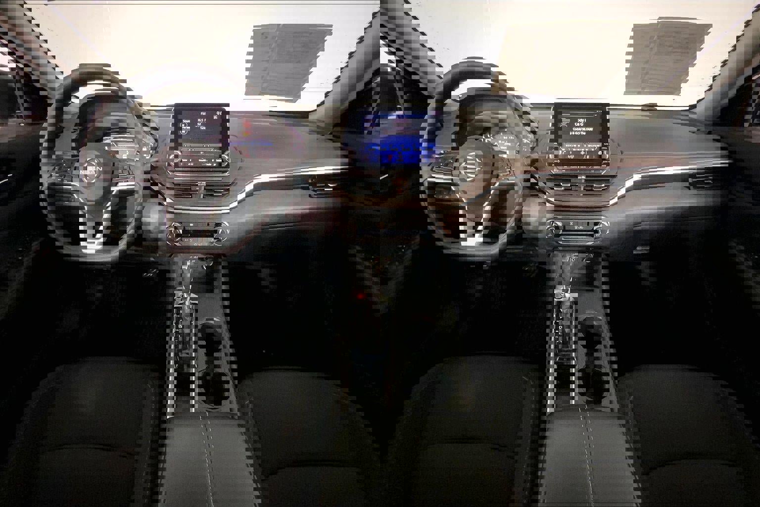 Used 2025 Nissan Altima 2.5 SV image 15