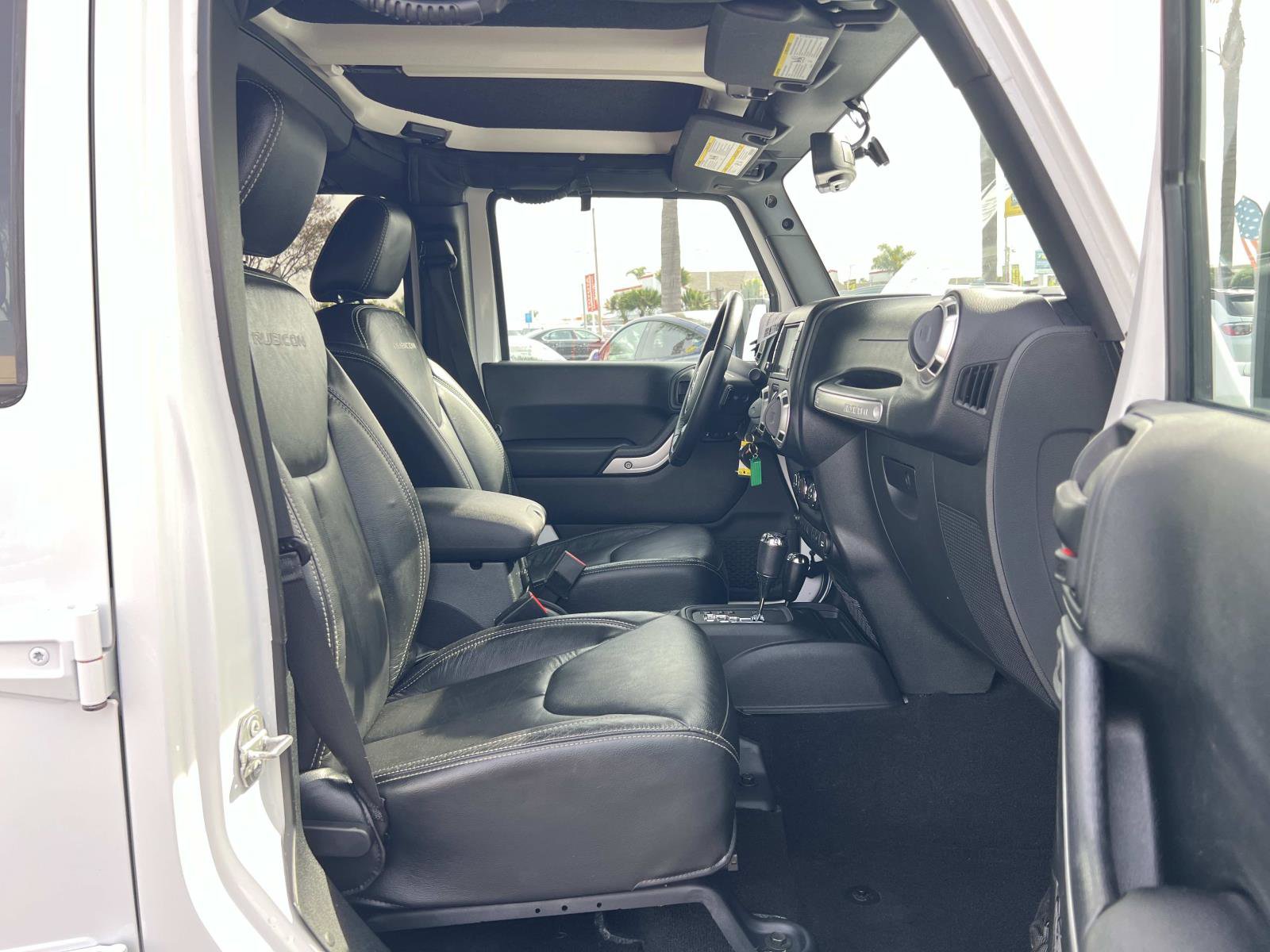 Used 2016 Jeep Wrangler Unlimited Rubicon w/ Connectivity Group image 30