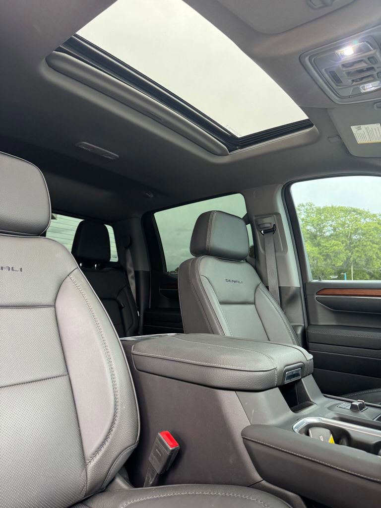 Used 2024 GMC Sierra 1500 Denali w/ Denali Reserve Package AWD/4WD image 16