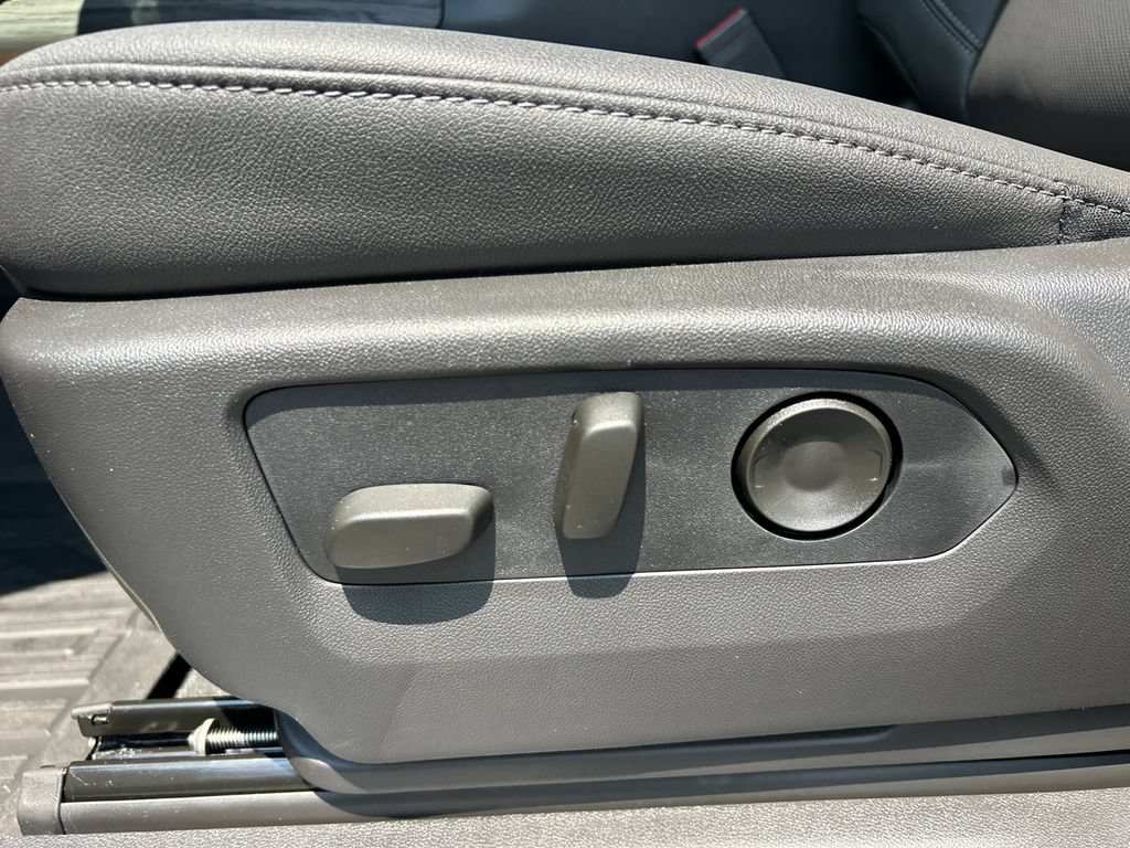 New 2026 GMC Sierra 2500 SLT w/ SLT Premium Package AWD/4WD image 19