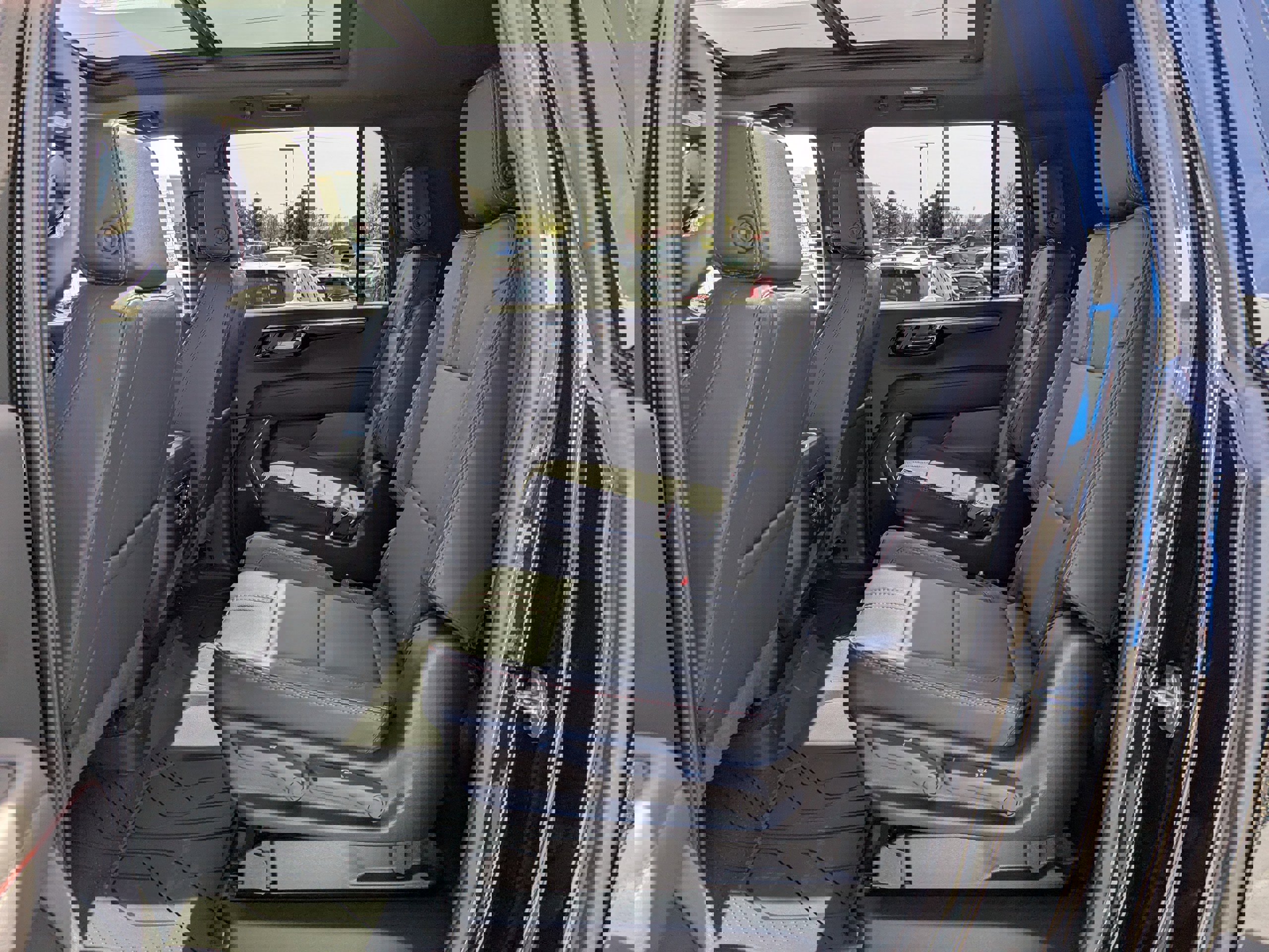 New 2026 Chevrolet Suburban RST image 32