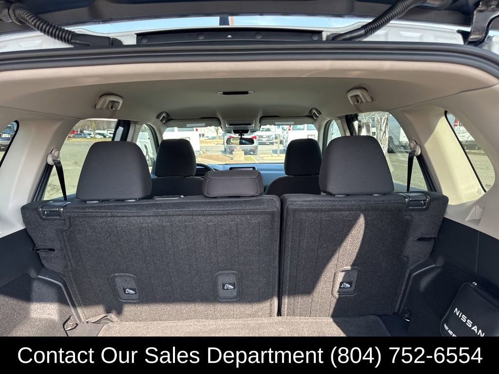 Used 2025 Nissan Rogue S image 14