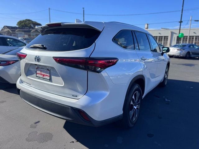 Used 2022 Toyota Highlander XLE FWD image 10