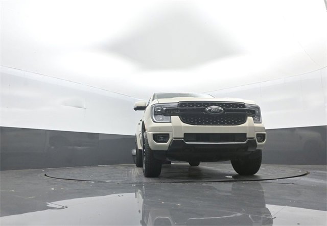 New 2025 Ford Ranger Lariat w/ FX4 Off-Road Package image 31