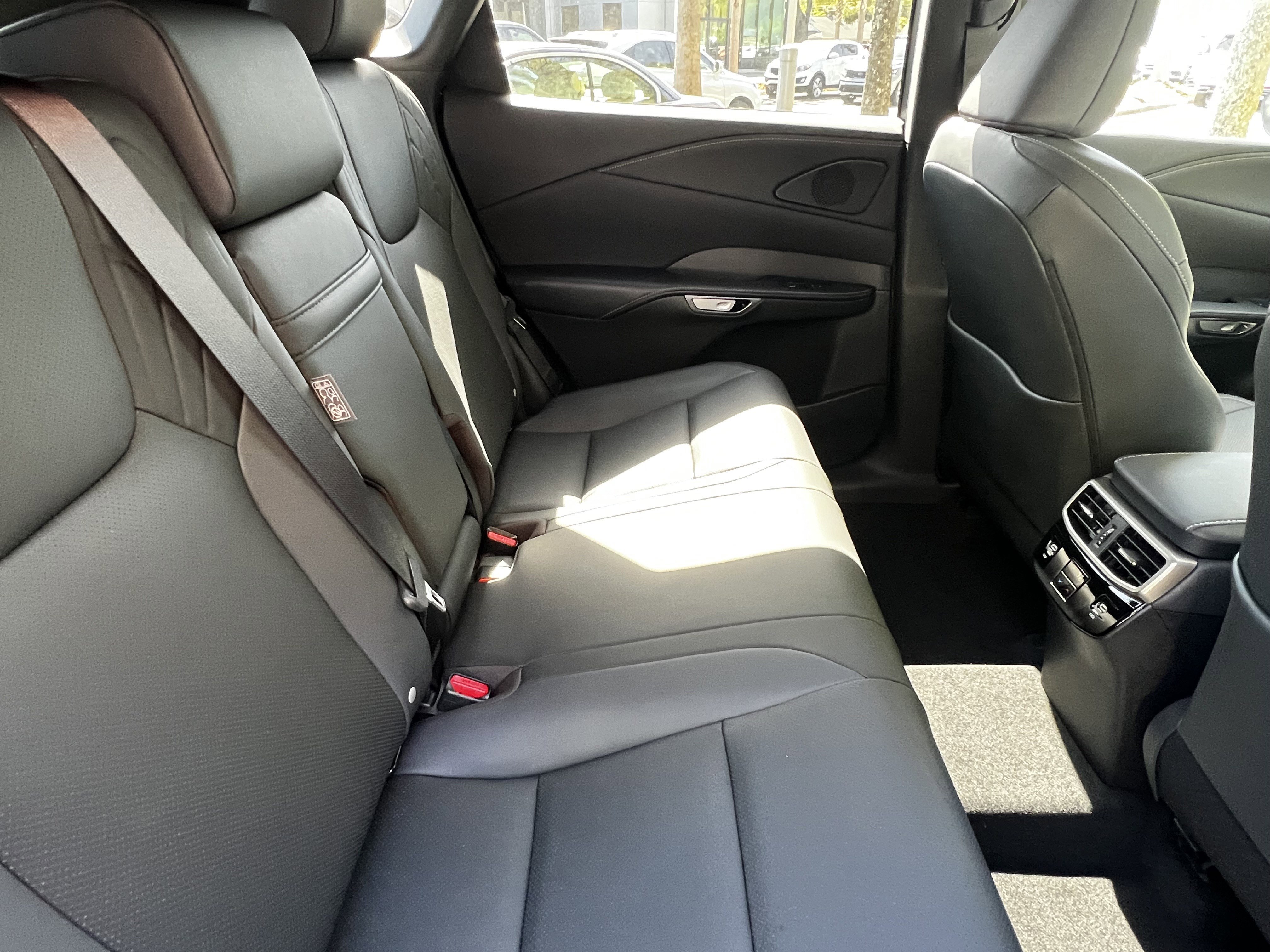 Used 2024 Lexus RX 350 Premium w/ Cold Area Package AWD/4WD image 40