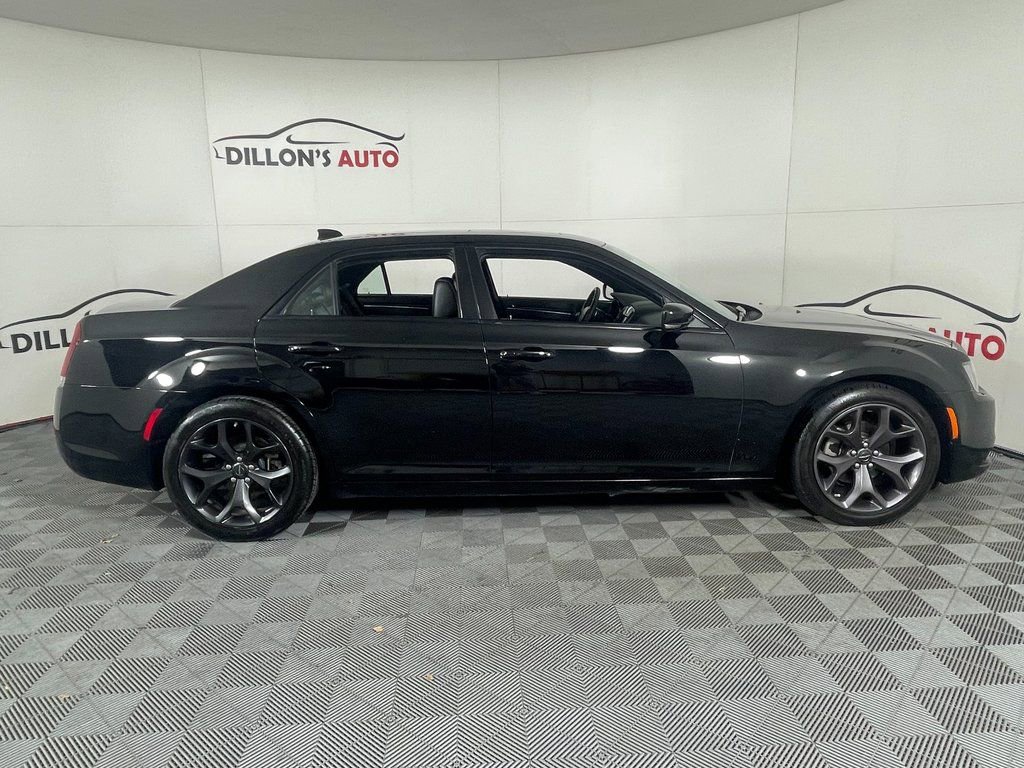 Used 2023 Chrysler 300 S image 9