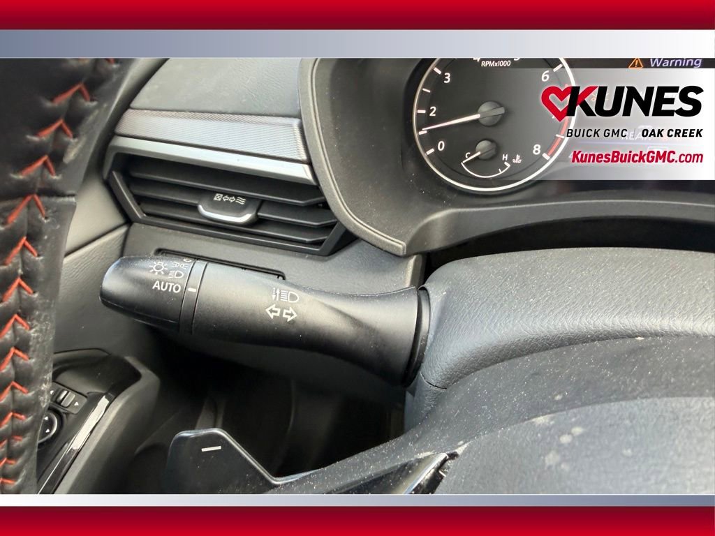 Used 2025 Nissan Altima 2.5 SR FWD image 14