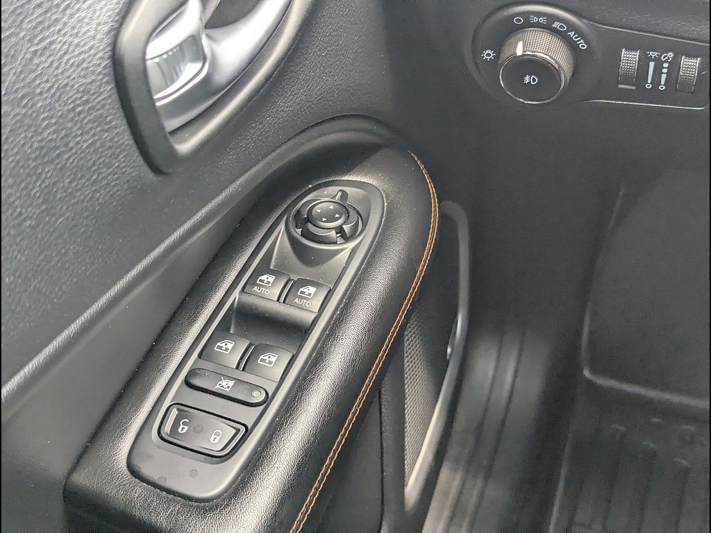 Used 2021 Jeep Compass Limited w/ Sun and Sound Group AWD/4WD image 27