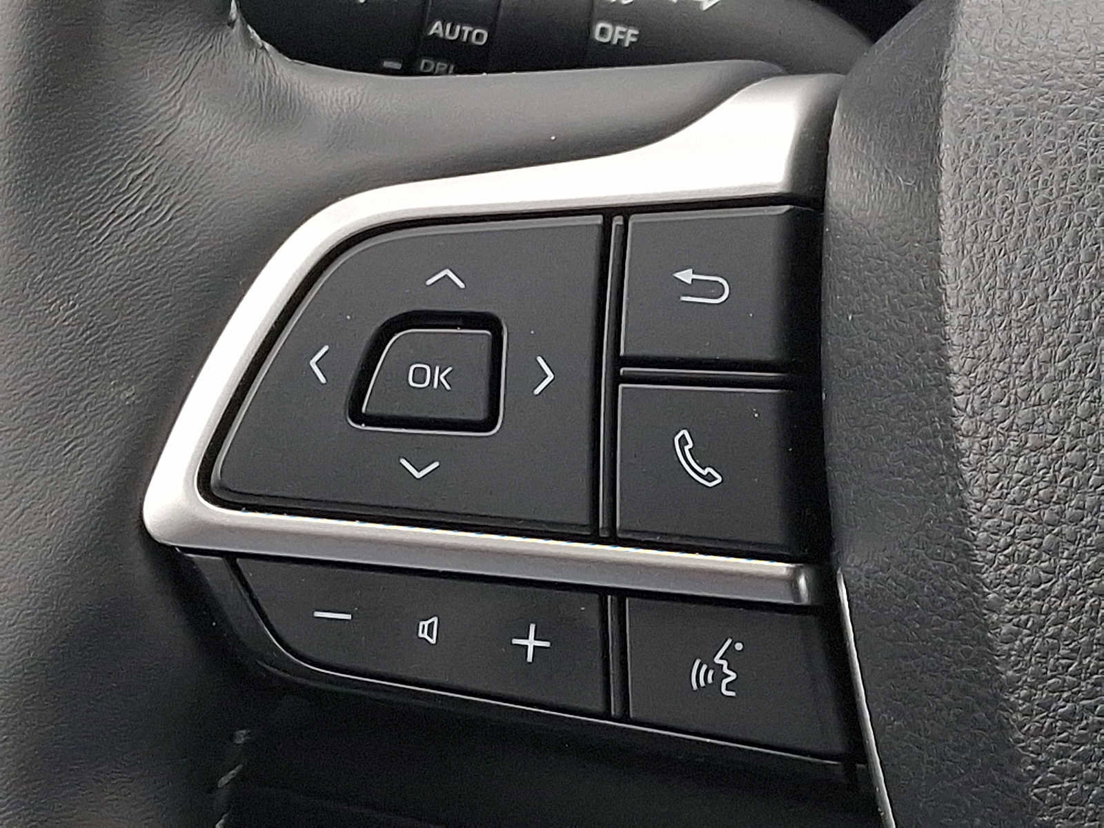 Used 2024 Toyota Highlander Platinum image 21