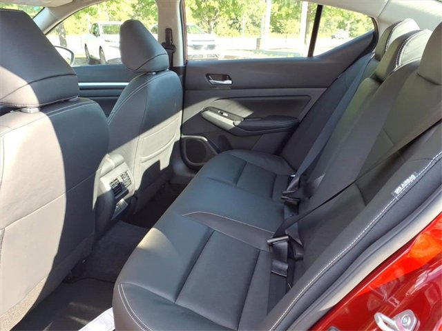 New 2025 Nissan Altima 2.5 SL image 8