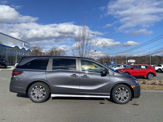 New 2026 Honda Odyssey Touring image 2